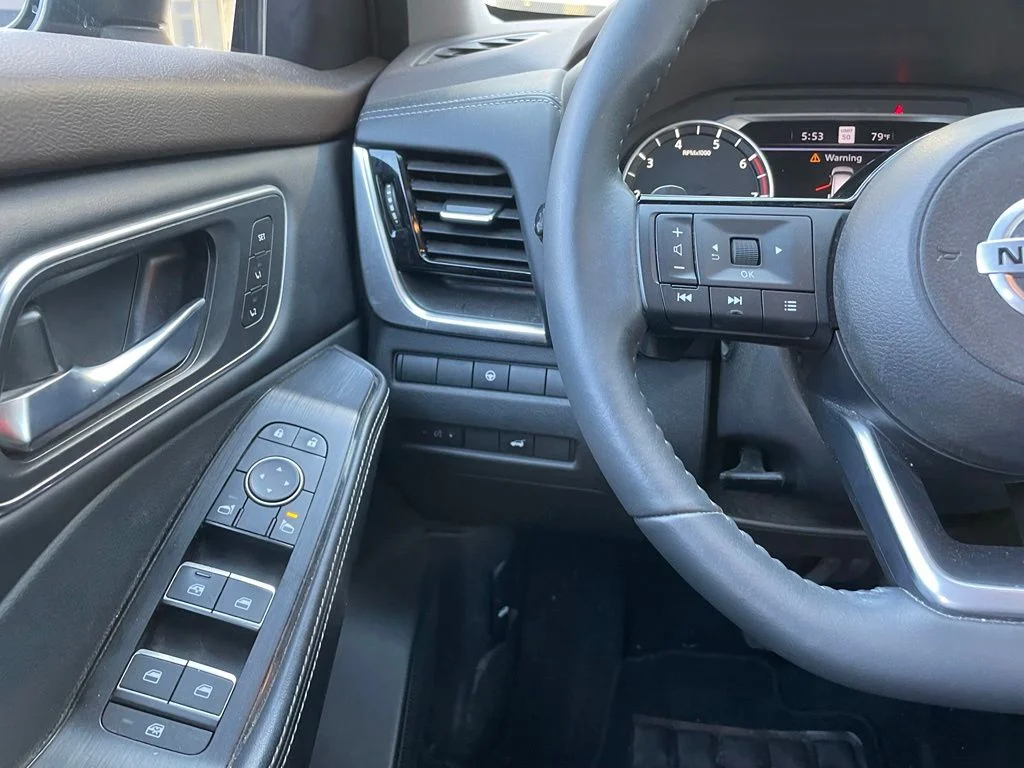 Certified Used 2021 Orange Nissan SL image 14