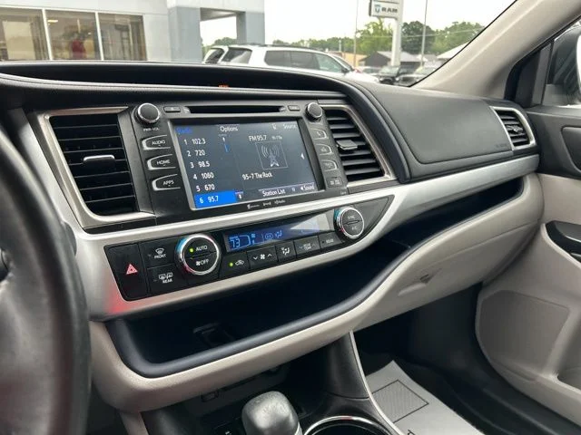 Used 2017 Shoreline Mist Toyota XLE image 43