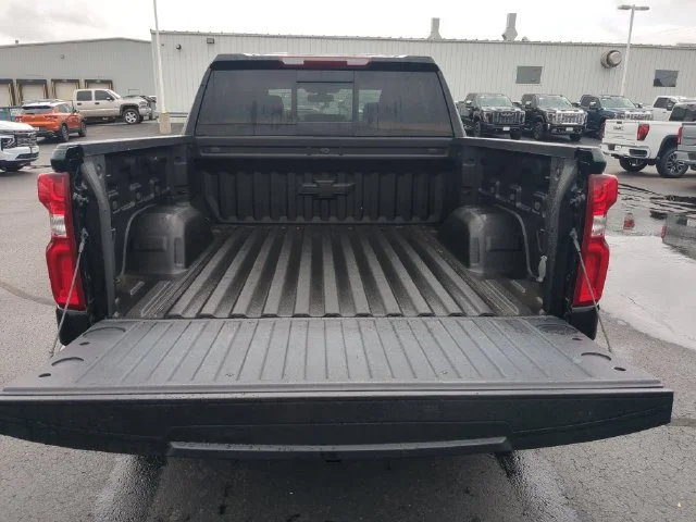 Used 2021 BLACK Chevrolet LTZ image 27