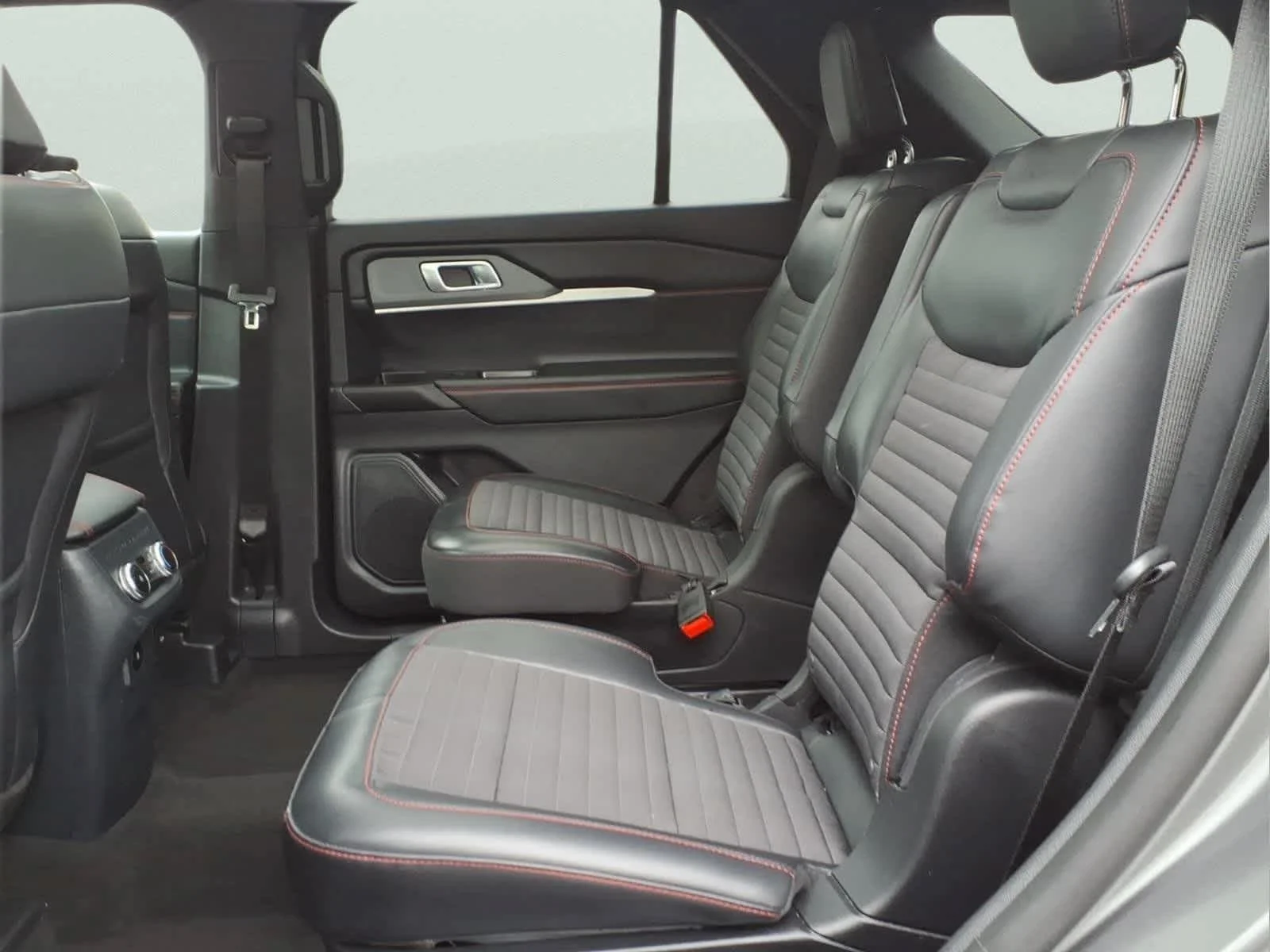 Used 2026 Carbonized Gray Metallic Ford ST-Line image 27
