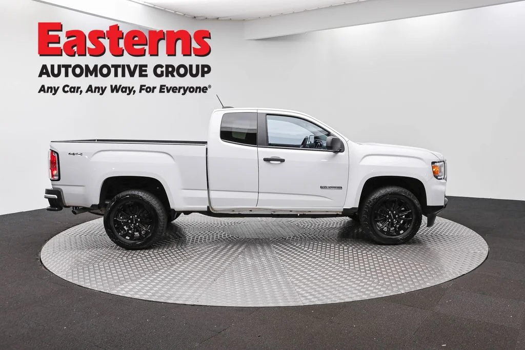 Used 2022 White GMC Elevation Standard image 4