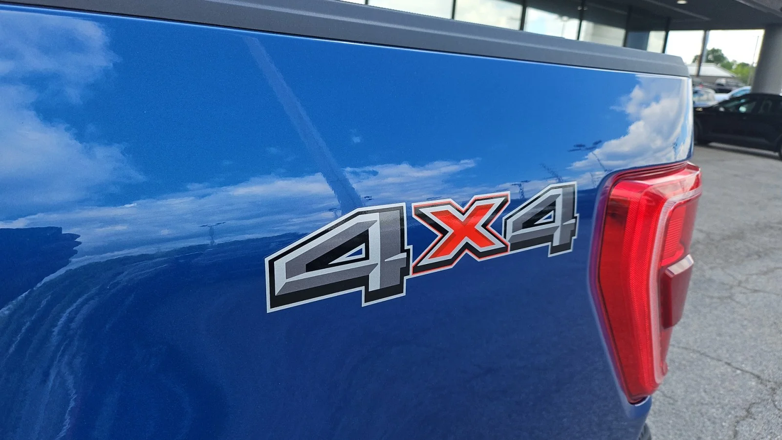Used 2023 Blue Ford XLT image 11