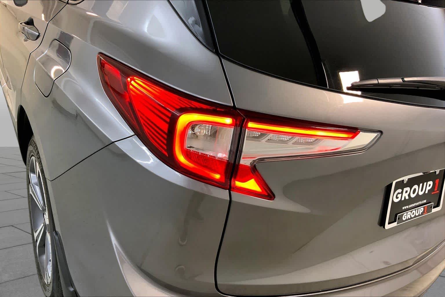 Used 2024 Liquid Carbon Metallic Acura w/Advance Package image 28