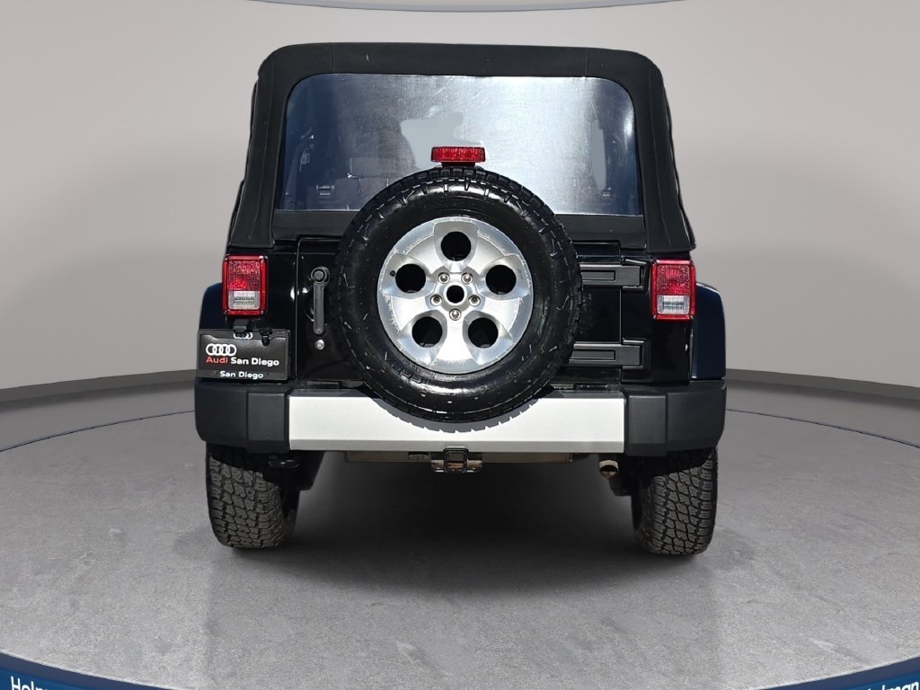 Used 2015 Black Jeep Unlimited Sahara image 7