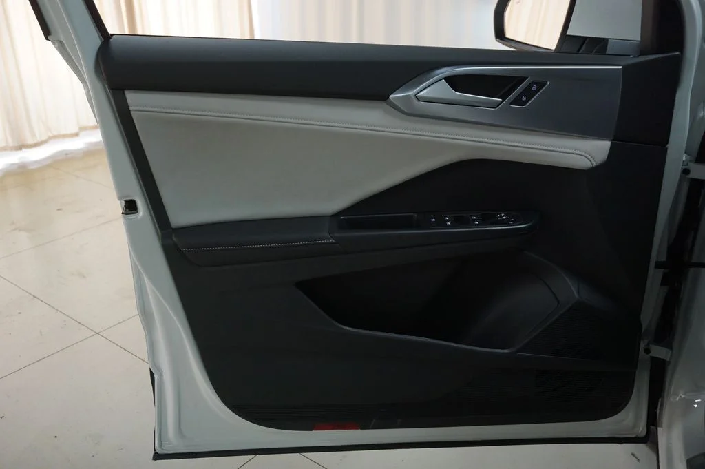 New 2026 Pure White Volkswagen 1.5T SE image 21