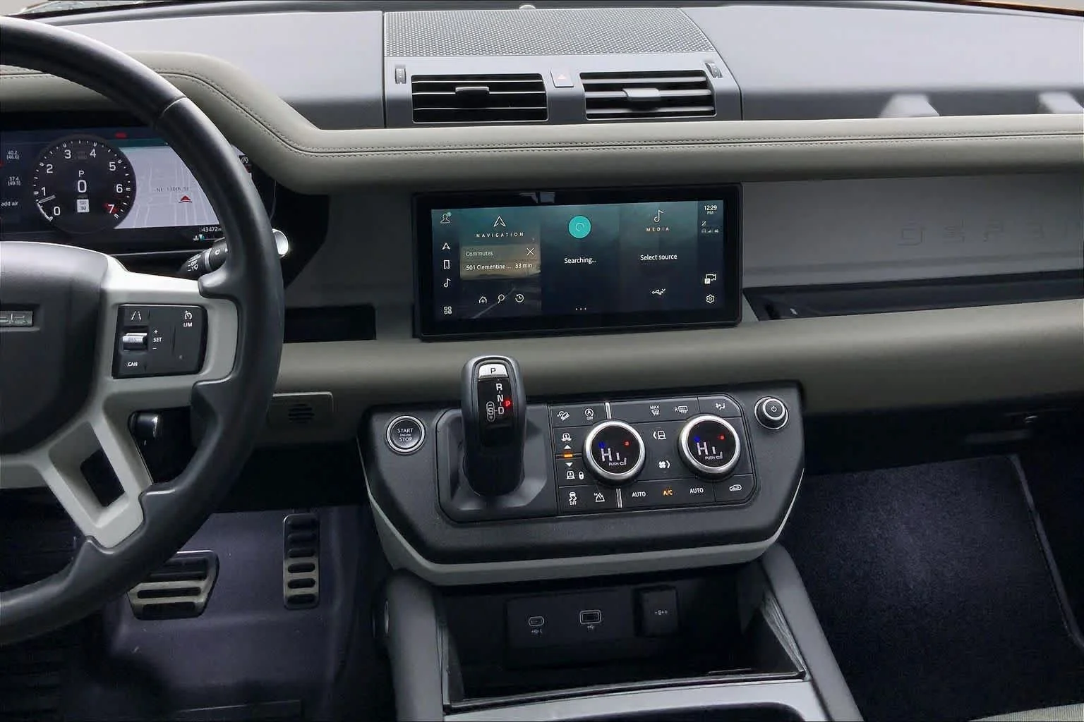 Used 2020 Santorini Black Metallic Land Rover SE image 6