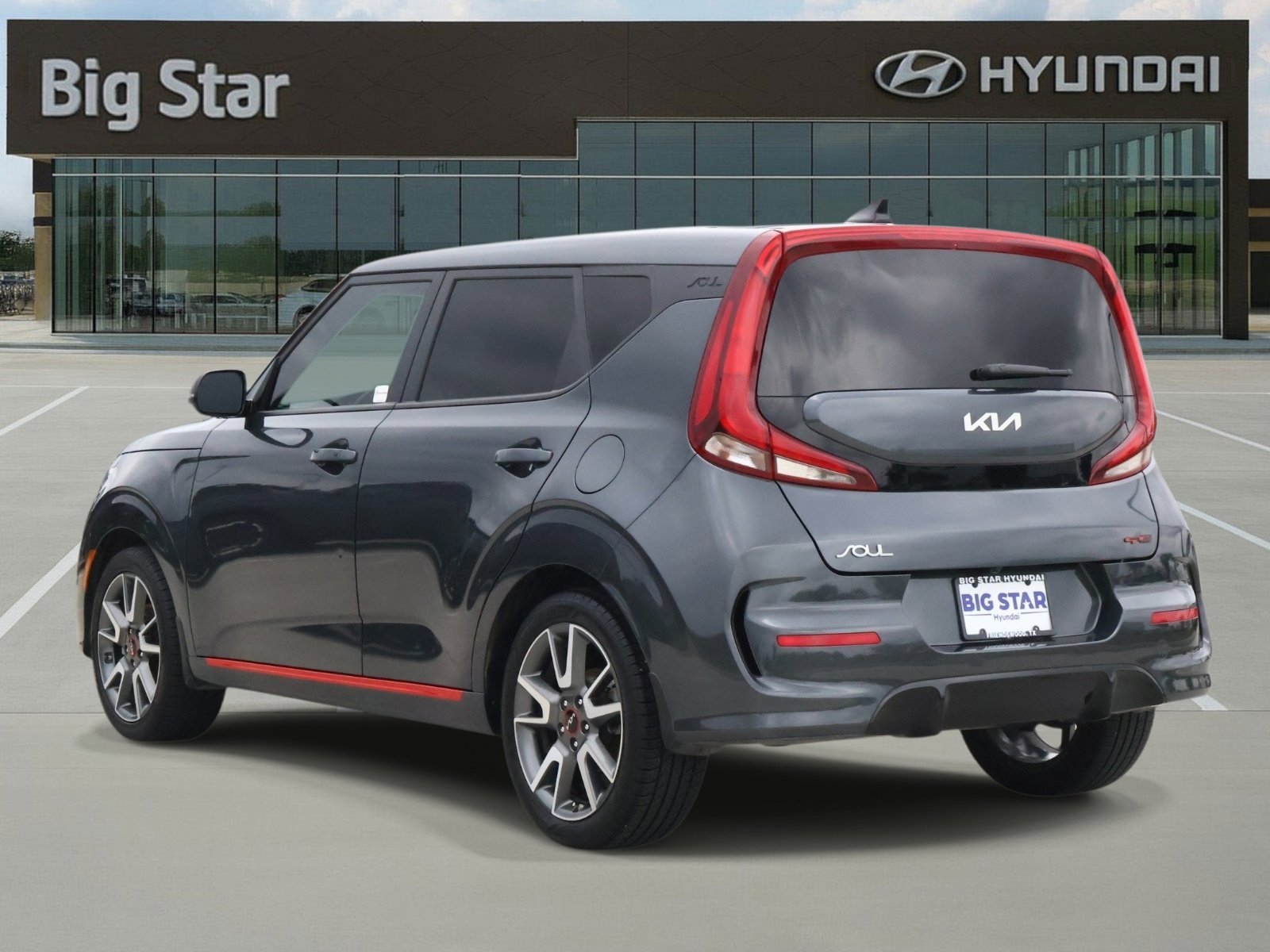 Used 2022 Gravity Gray Kia GT-Line image 3