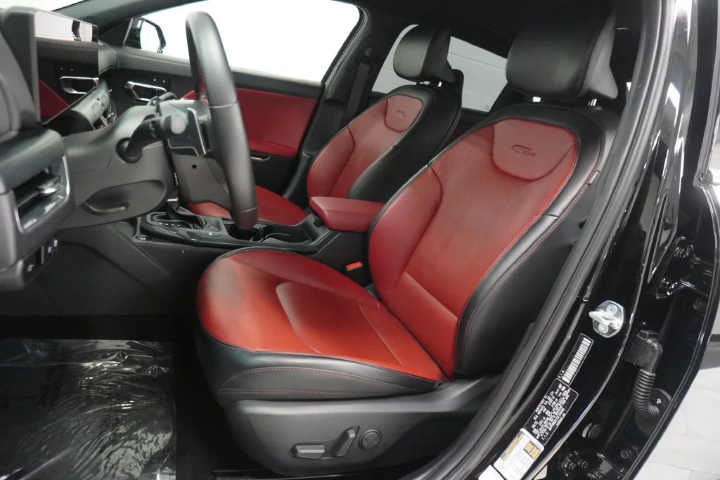 Used 2025 Black Kia GT-Line Turbo image 6