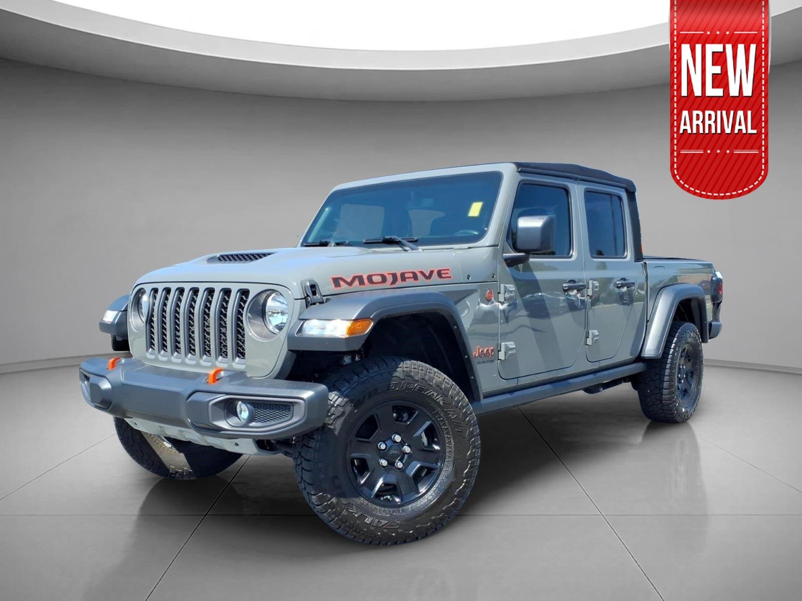 Used 2022 Sting-Gray Clearcoat Jeep Mojave image 1