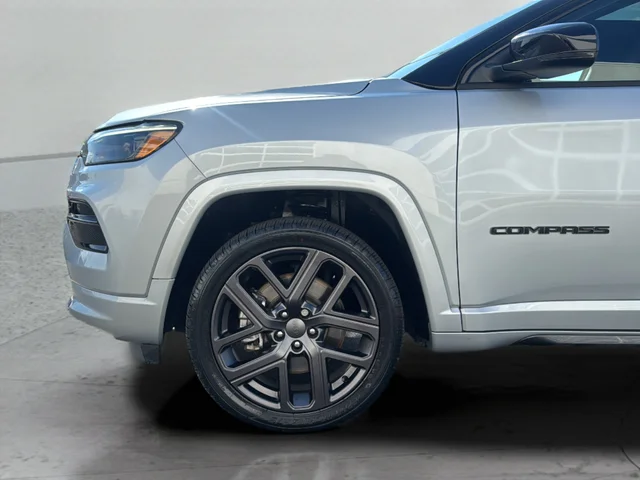 Used 2024 Silver Jeep Limited image 37