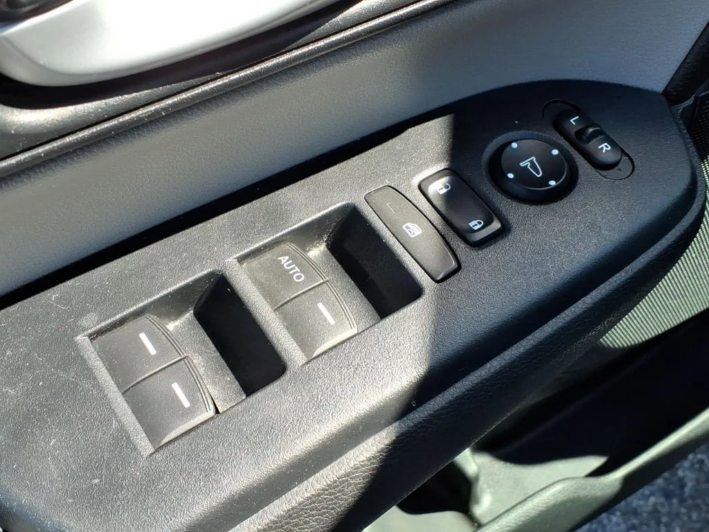 Used 2019 Silver Honda LX image 10