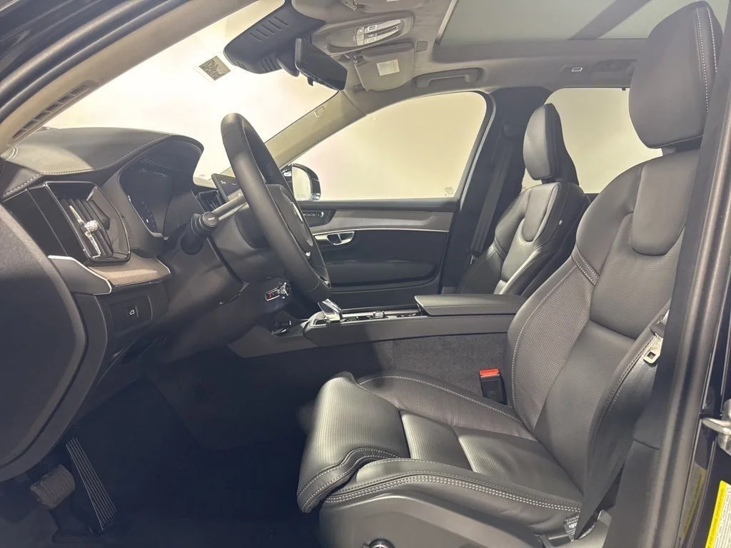 New 2026 Onyx Black Metallic Volvo B6 Ultra image 19