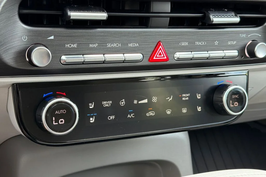New 2026 Silver Hyundai SEL Premium image 19