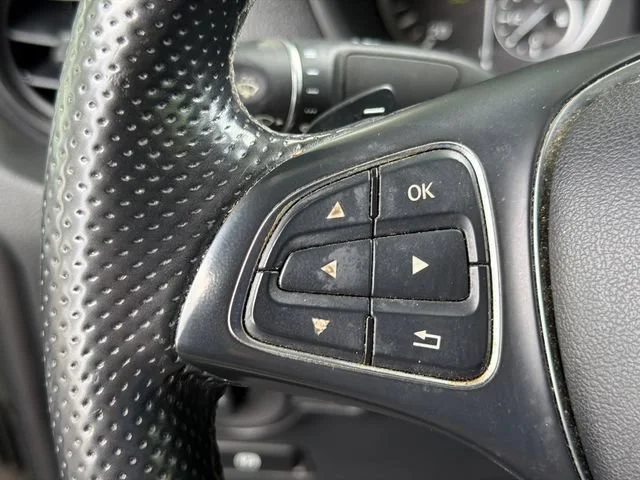 Used 2018 White Mercedes-Benz NA image 22