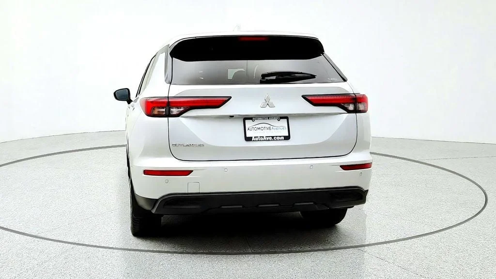 Used 2022 White Diamond Mitsubishi ES S-AWC w/ Convenience Package & 20