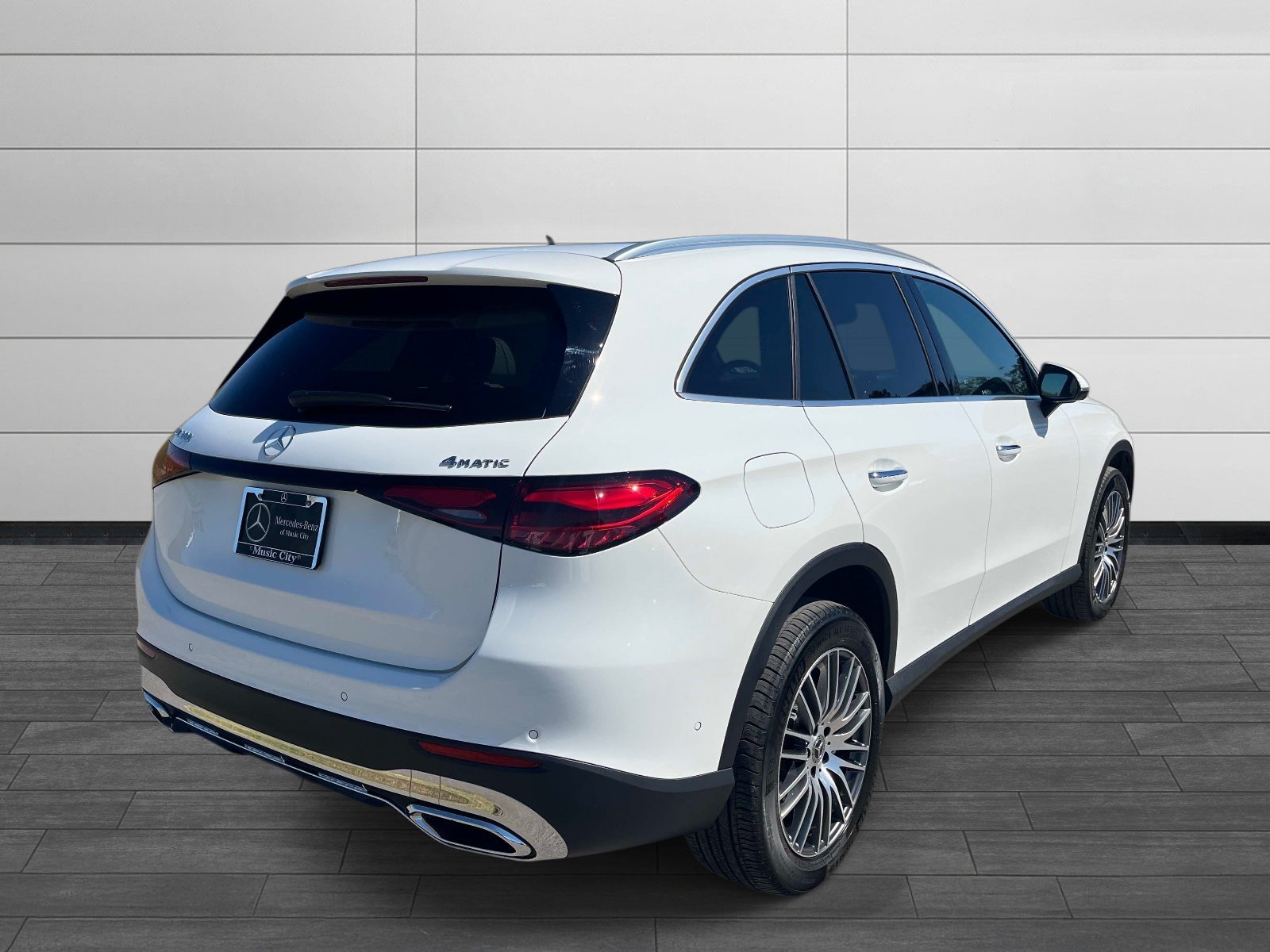 Used 2026 Polar White Mercedes-Benz GLC 300 image 3