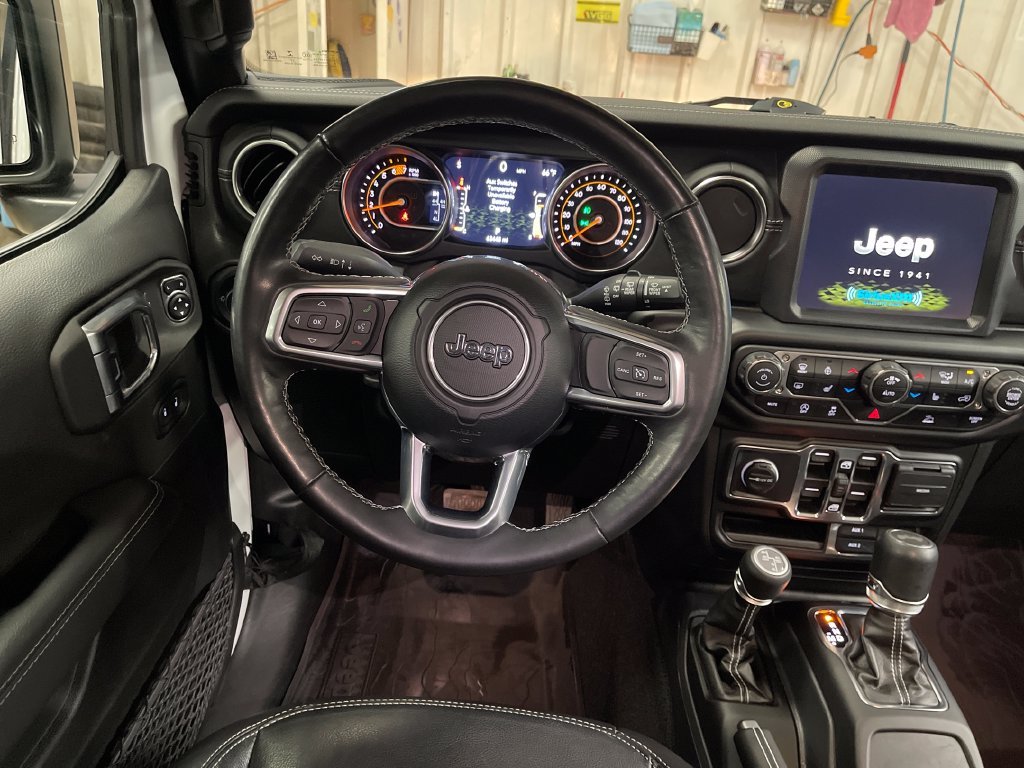Used 2023 White Jeep Sahara image 17