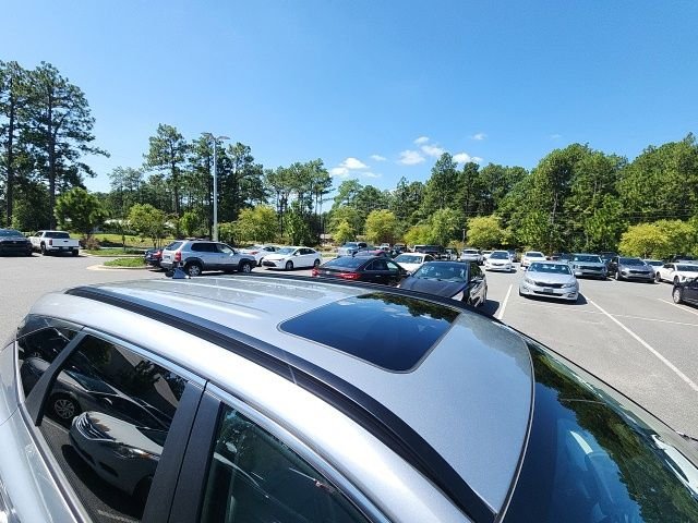 Used 2024 Silver Hyundai SEL image 18
