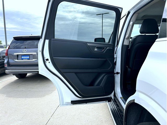 New 2026 RADIANT WHITE INFINITI Pure 4WD image 22