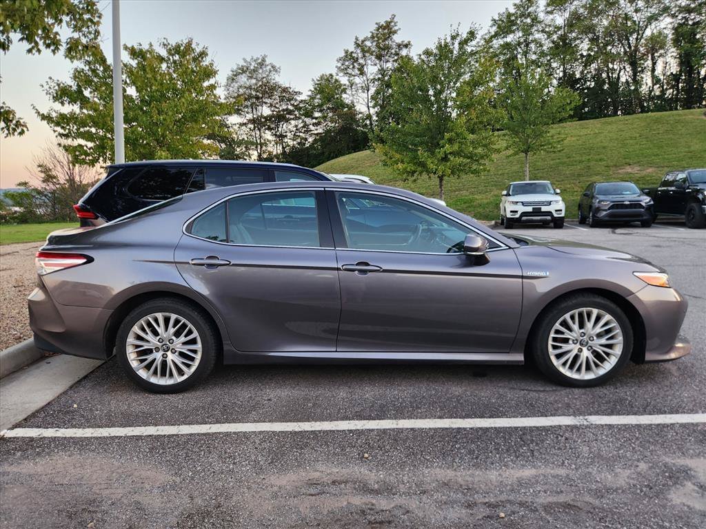 Used 2020 Gray Toyota XLE image 3