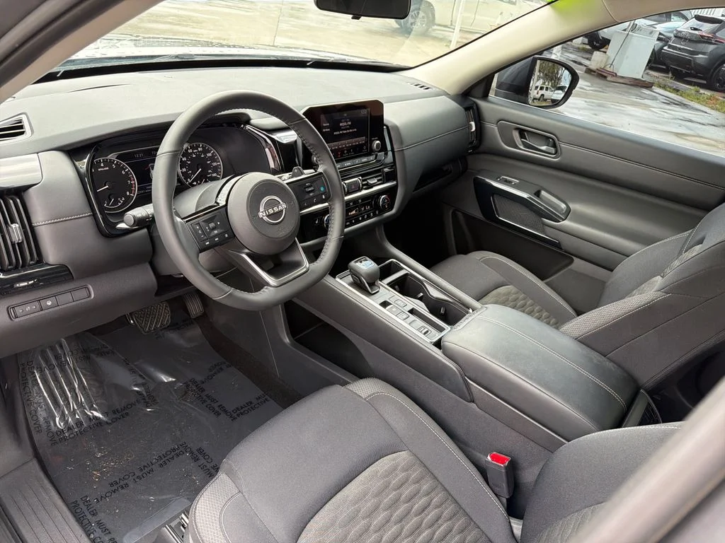 2023 Nissan Pathfinder SV - Photo 13