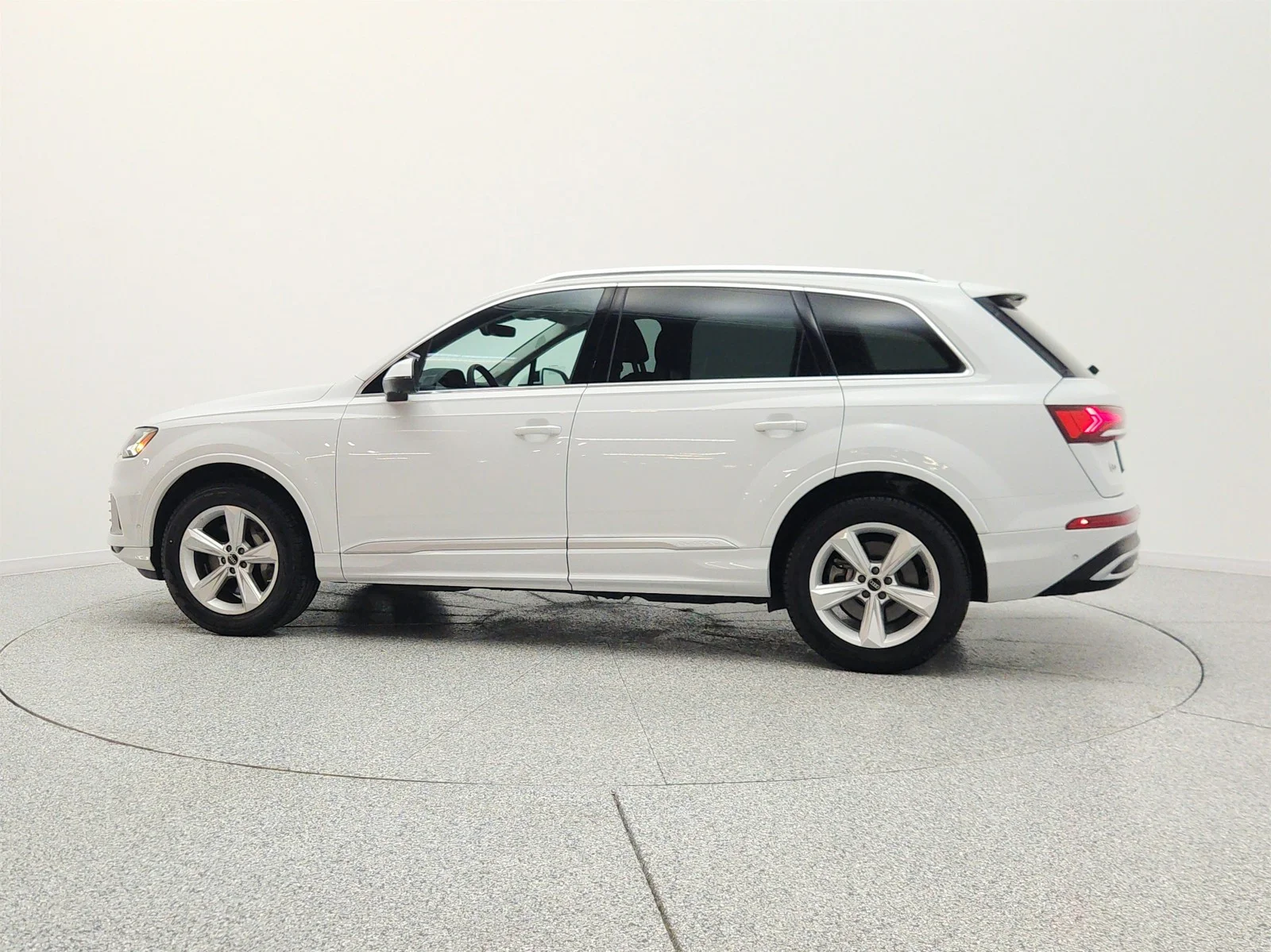 Used 2023 Glacier White Metallic Audi Premium Plus 45 TFSI quattro image 8