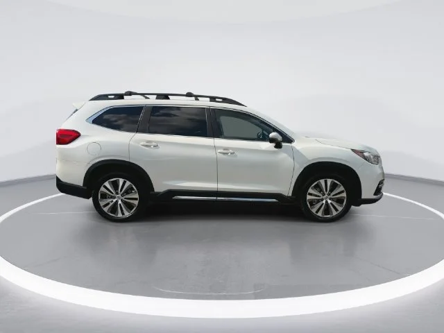 Used 2022 White Subaru Limited image 9