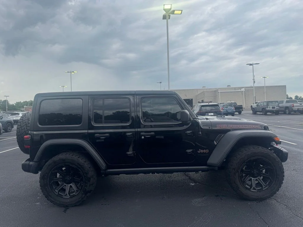 Used 2018 Black Jeep Unlimited Rubicon image 11