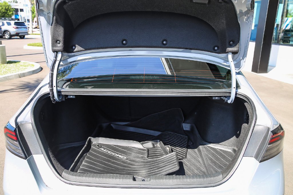 2024 Honda Accord Hybrid Touring - Photo 43