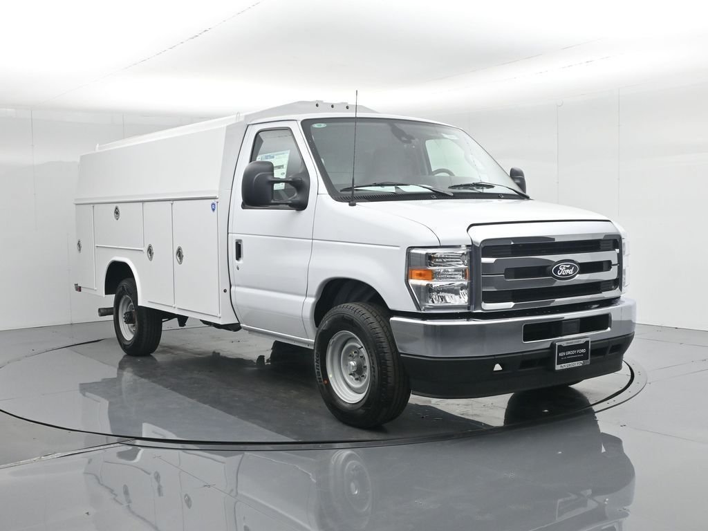 New 2026 Oxford White Ford Base image 90