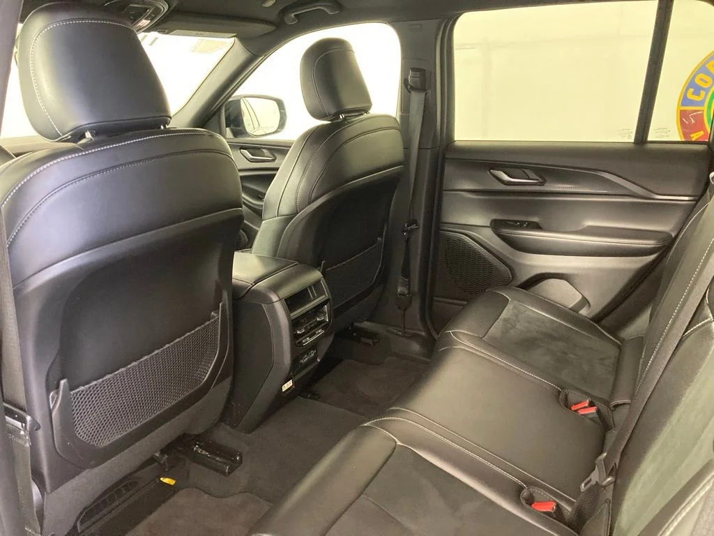 Used 2025 Black Jeep Altitude image 17