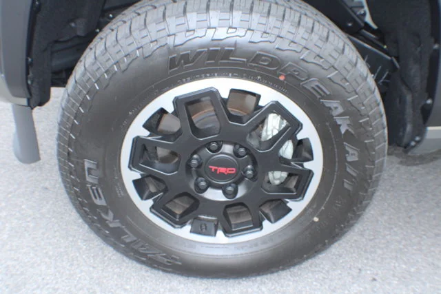 Used 2025  Toyota  image 5