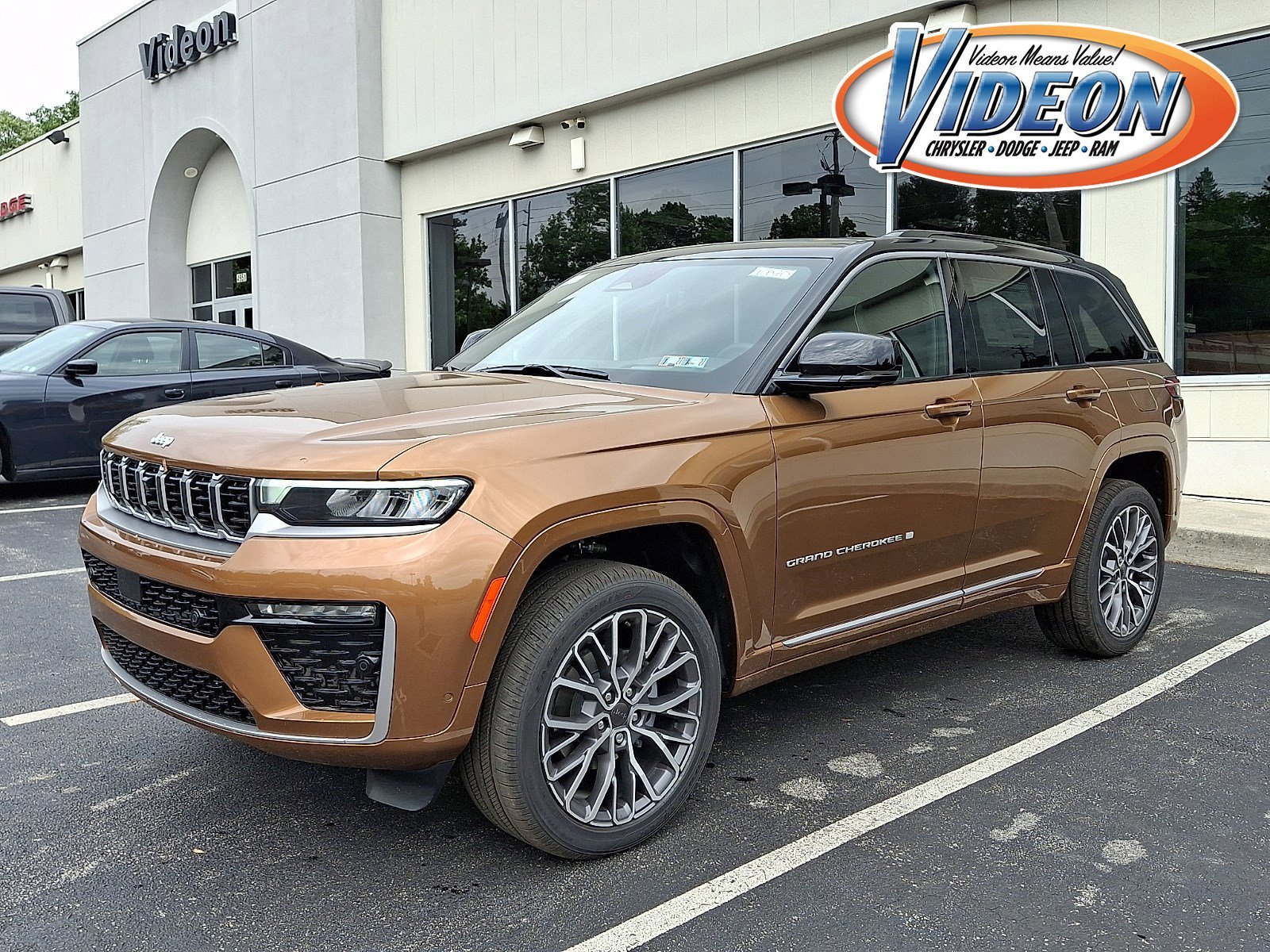 New 2026 Copper Shino Metallic Clear-Coat Exterior Paint Jeep Summit image 1