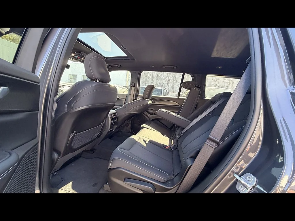 Used 2025 Gray Jeep Laredo image 6