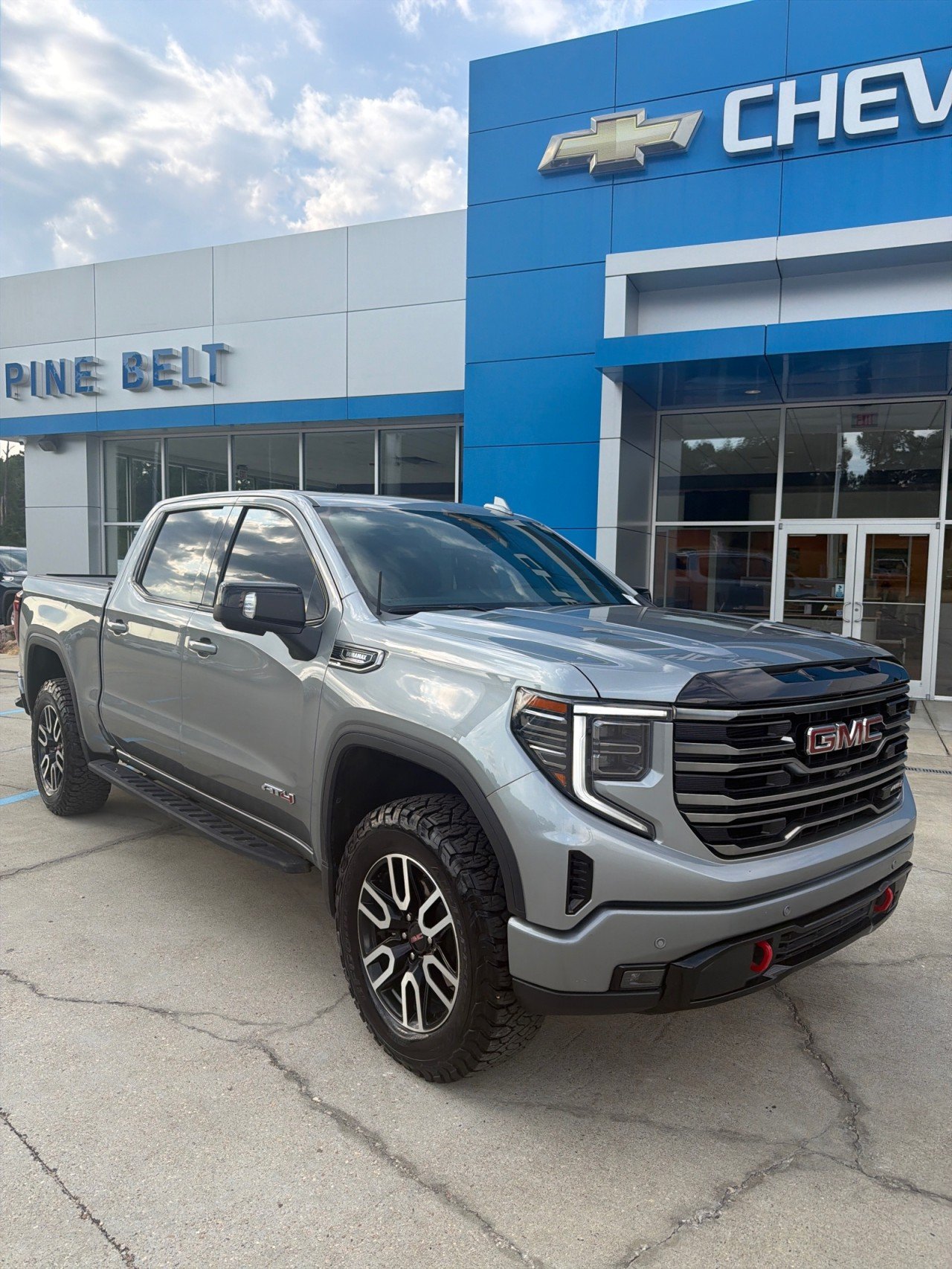 Used 2025 Sterling Metallic GMC AT4 image 1