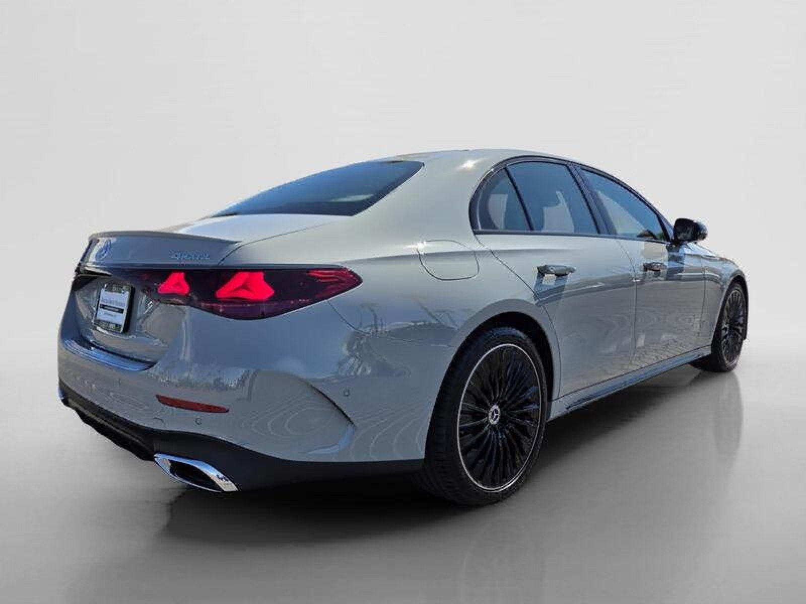 New 2027 MANUFAKTUR Alpine Grey Mercedes-Benz E 450 4MATIC® Sedan image 5