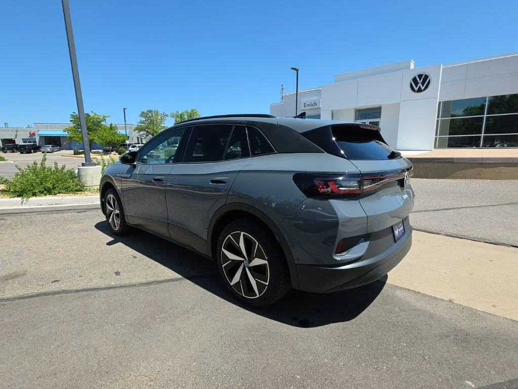 Certified Used 2024 Gray Volkswagen Pro S image 4