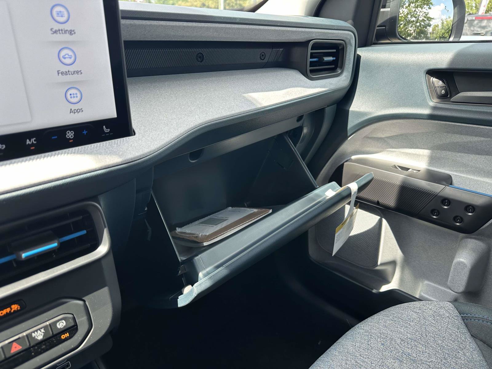 New 2026 Carbonized Gray Metallic Ford XLT image 17