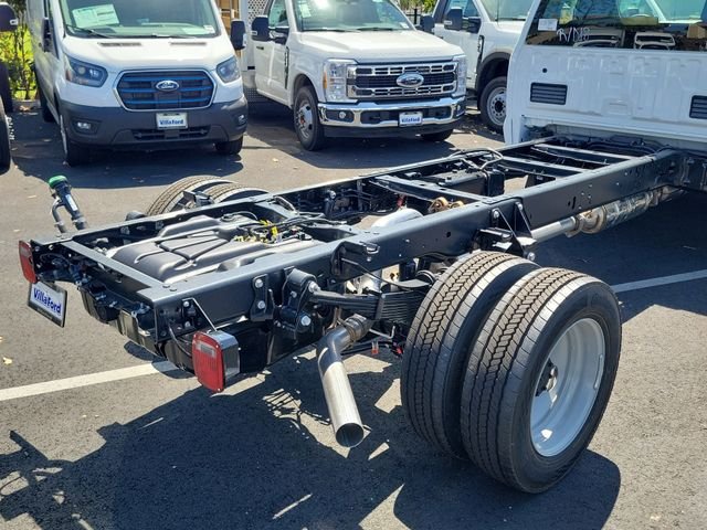 New 2026 Oxford White Ford F-550® XL image 16