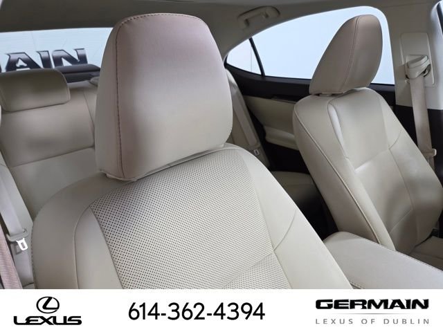Used 2017 White Lexus 350 image 18