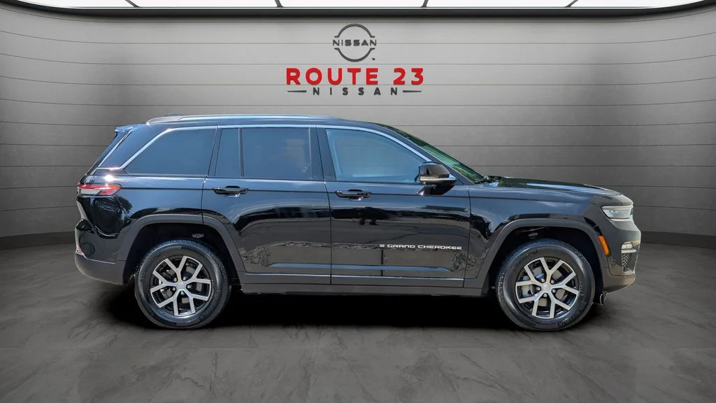 Used 2023 Black Jeep Limited image 9