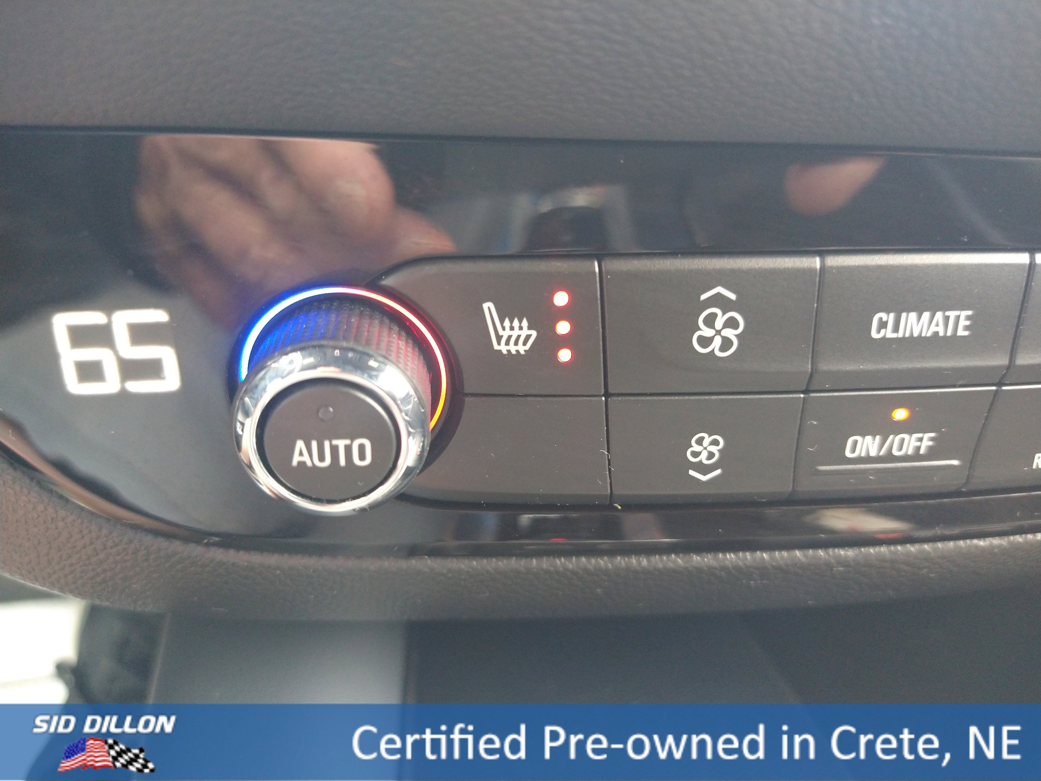 Used 2024 Summit White Buick Essence image 19