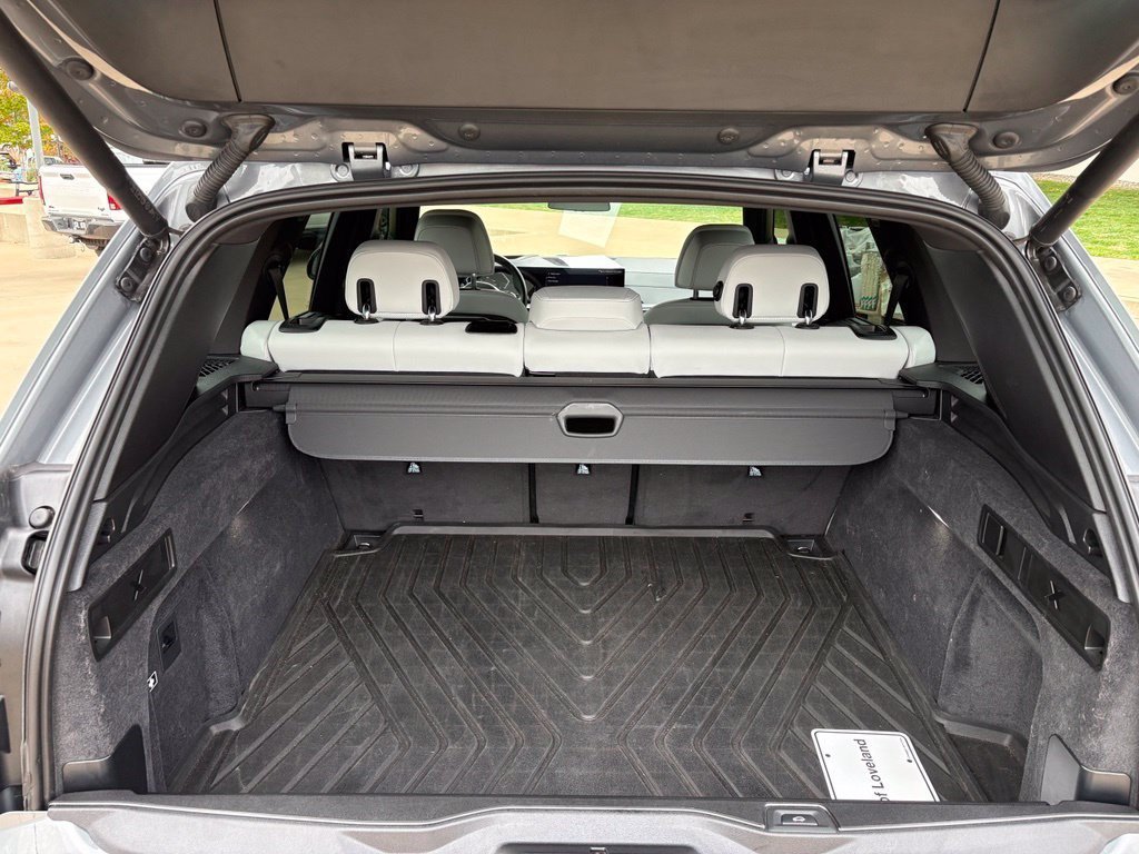 Used 2024 Gray BMW xDrive40i image 19