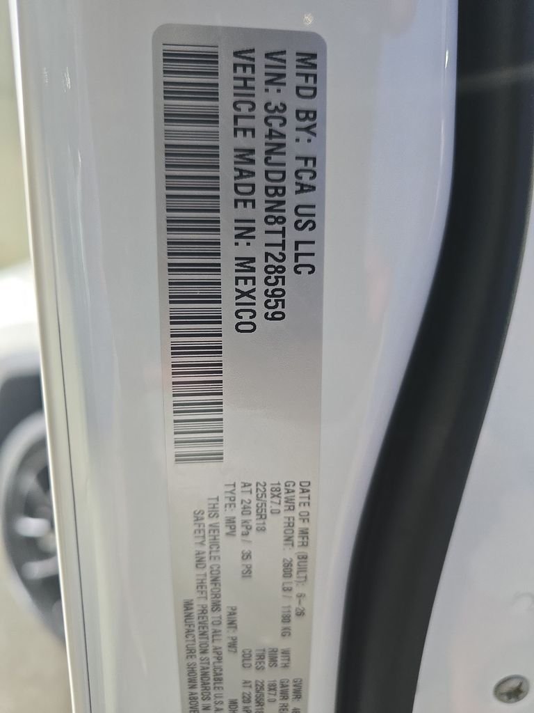 New 2026 Bright White Clearcoat Jeep Latitude image 29
