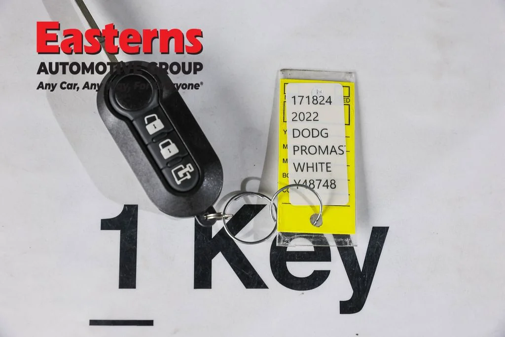 Used 2022 White Ram Base image 23