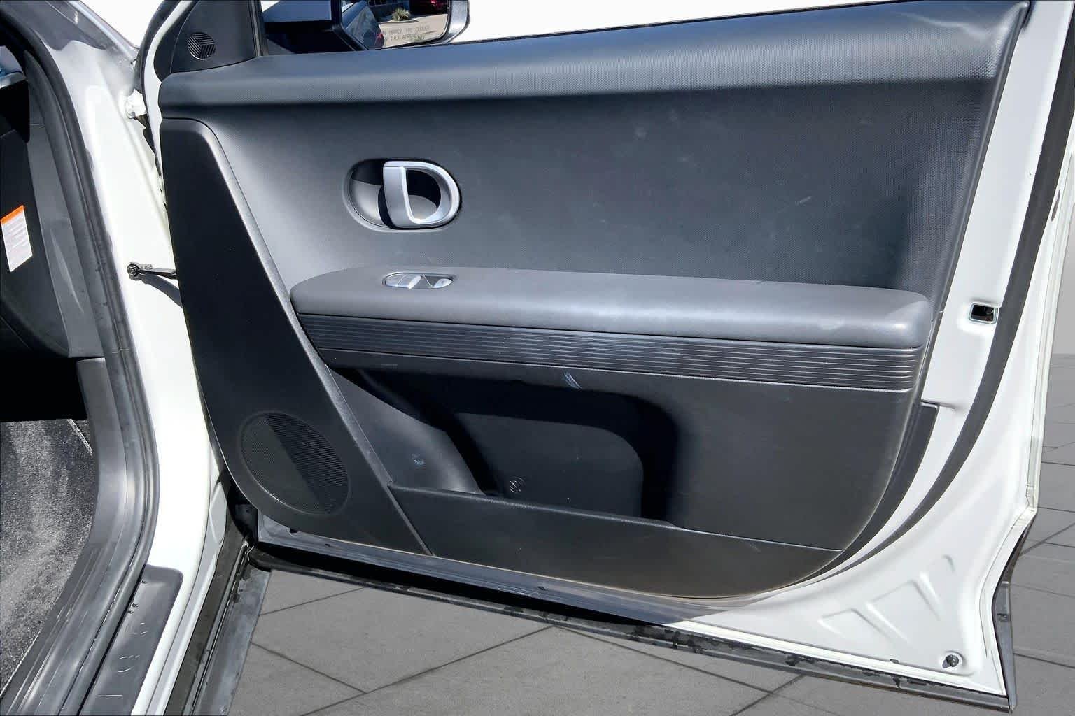 Used 2024 Cyber Gray Hyundai SE image 21