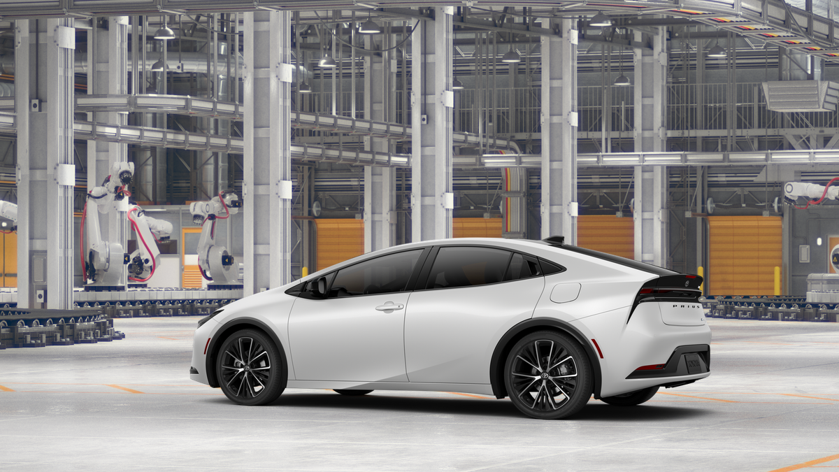 New 2027 Wind Chill Pearl Toyota XLE image 5