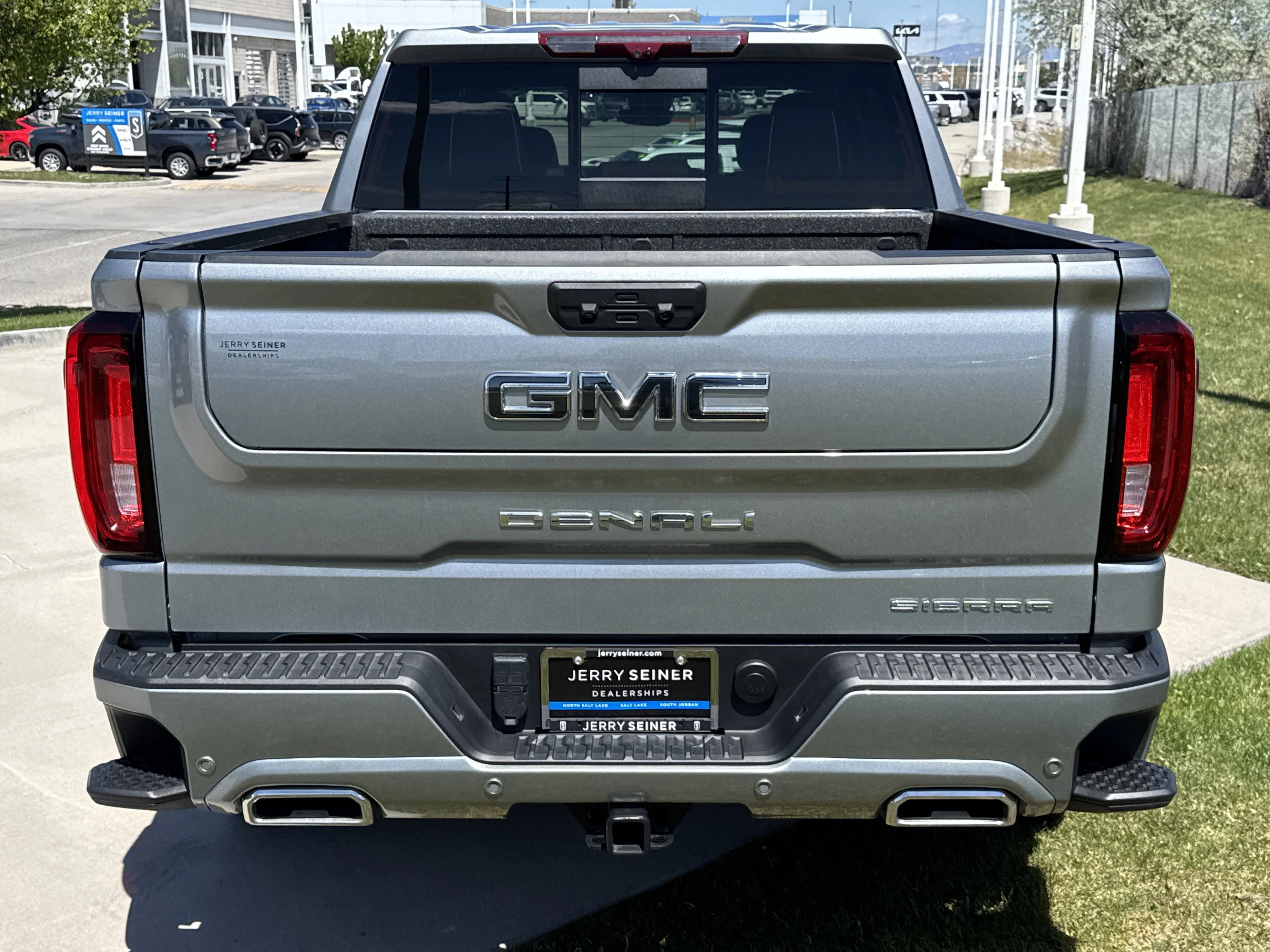 Used 2025 Sterling Metallic GMC Denali Ultimate image 5