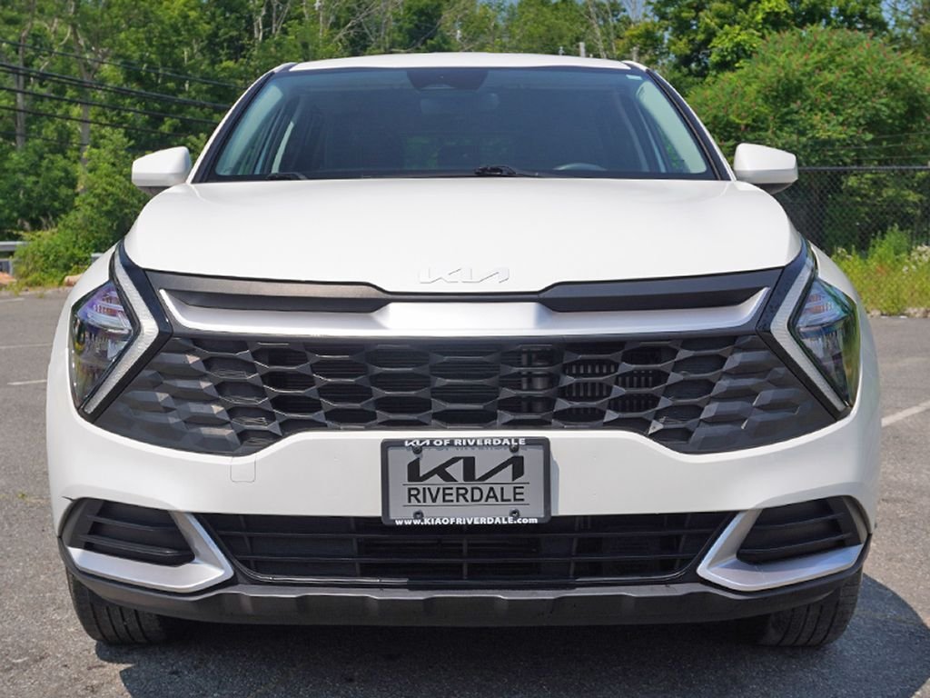 Used 2023 White Kia LX image 8