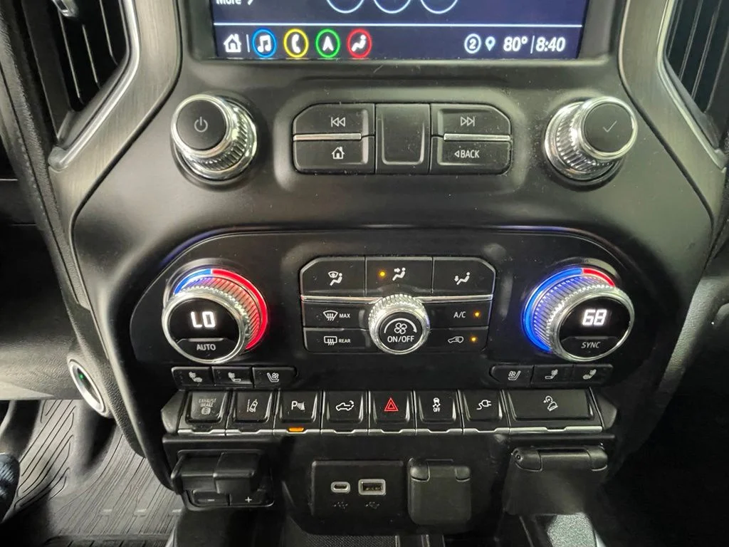 Used 2021 White GMC Denali image 29